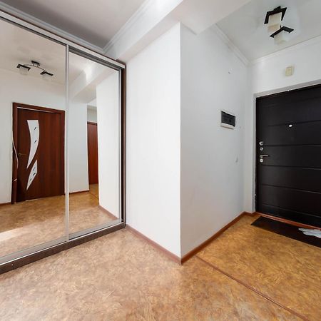 Apartment Оn Makatayeva 5 B Alma-Ata Buitenkant foto