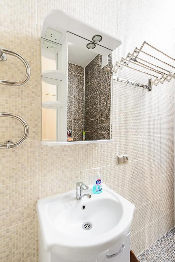 Apartment Оn Makatayeva 5 B Alma-Ata Buitenkant foto