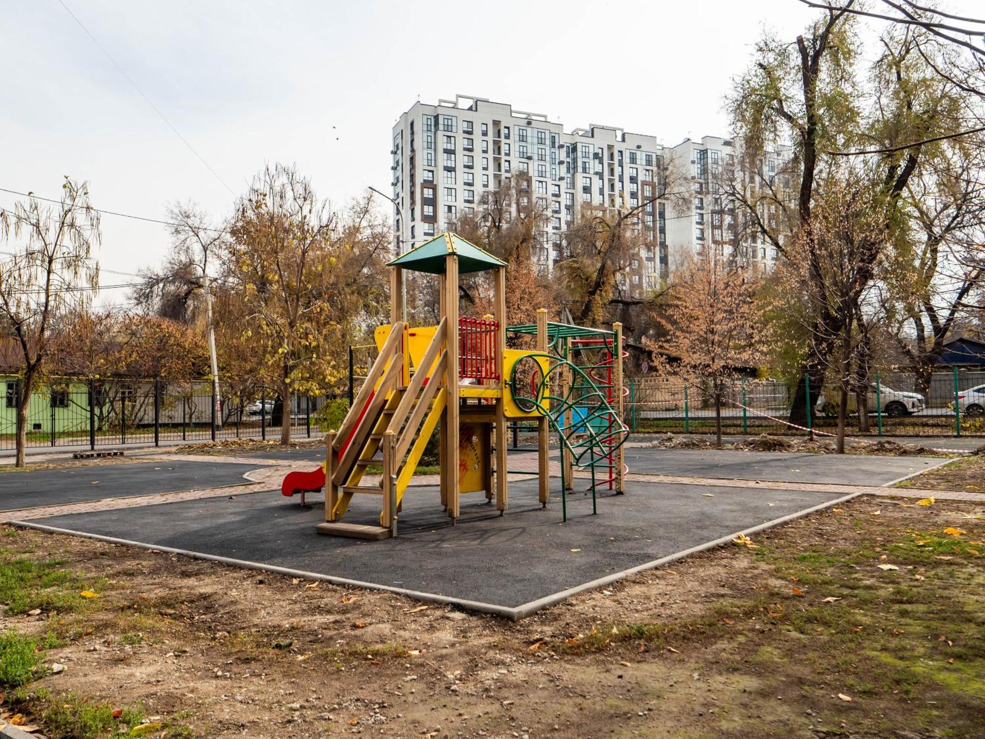 Apartment Оn Makatayeva 5 B Alma-Ata Buitenkant foto