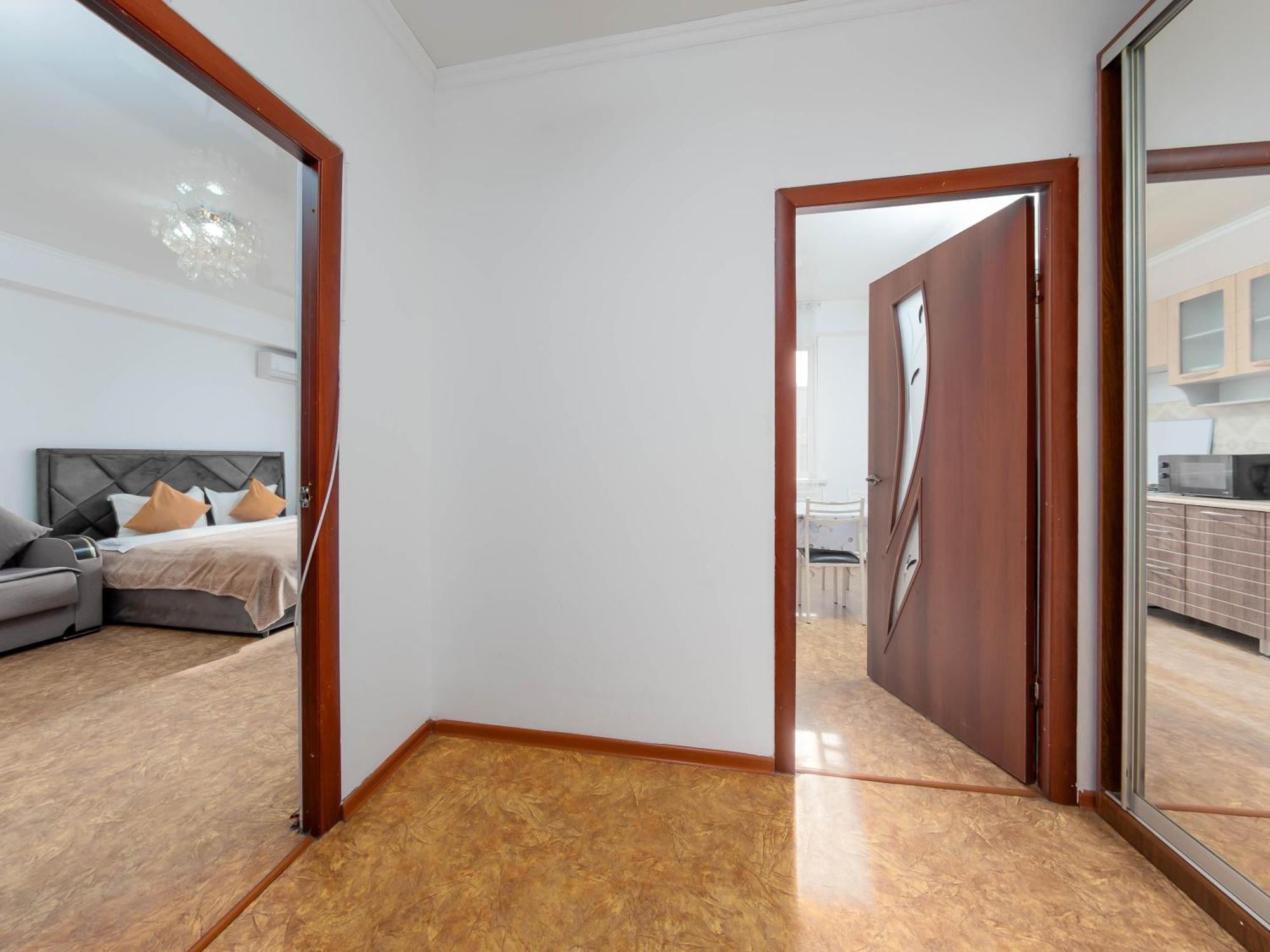 Apartment Оn Makatayeva 5 B Alma-Ata Buitenkant foto